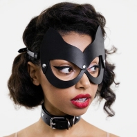 Čierna kožená maska, mačka a cvoky, opasok